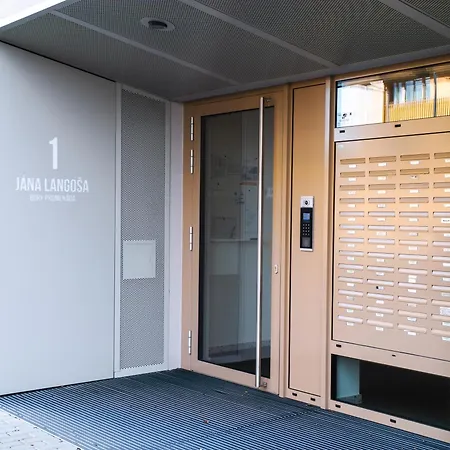 Doctor's Cosy Lägenhet Bratislava